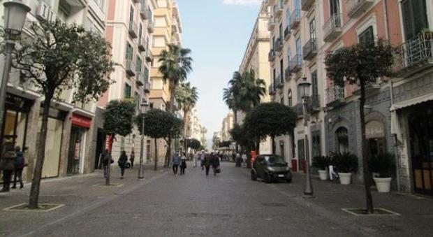 Le ferite di Corso Vittorio Emanuele: 529 buche e 82 rattoppi d'asfalto