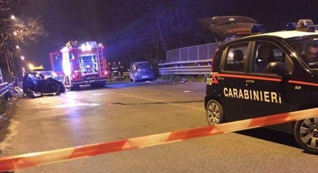 Auto travolge pattuglia carabinieri, due morti e 3 feriti nel Napoletano