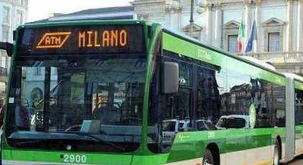 Atm, biglietto del bus a 2 euro: «L'aumento aiuterà Milano»