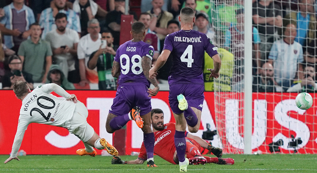 Fiorentina-West Ham 1-2, viola beffati al 90': addio alla Conference League. Le pagelle