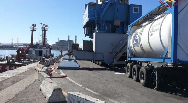 Incidente sul lavoro, morto un operaio in porto a Livorno