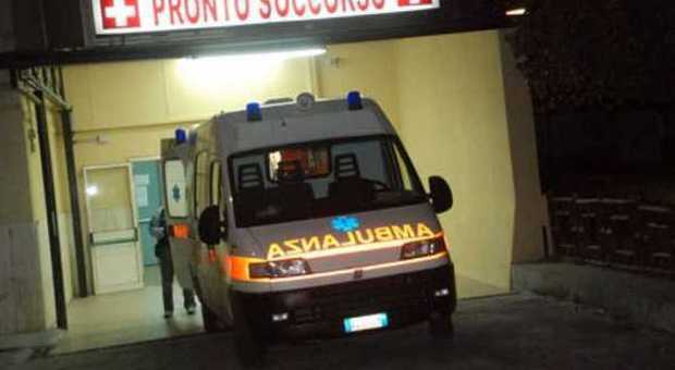 Roma, bus travolge 24enne al Laurentino: è grave