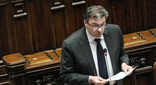 Fringe benefit, Giorgetti: «Li aumenteremo per i dipendenti con figli». Meloni convoca i sindacati