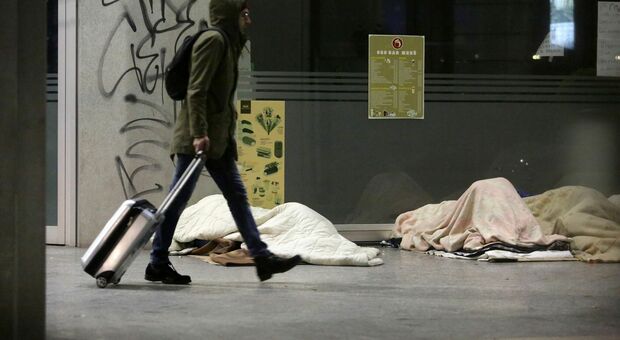 Milano batte i denti, arriva il Piano freddo per aiutare i senzatetto