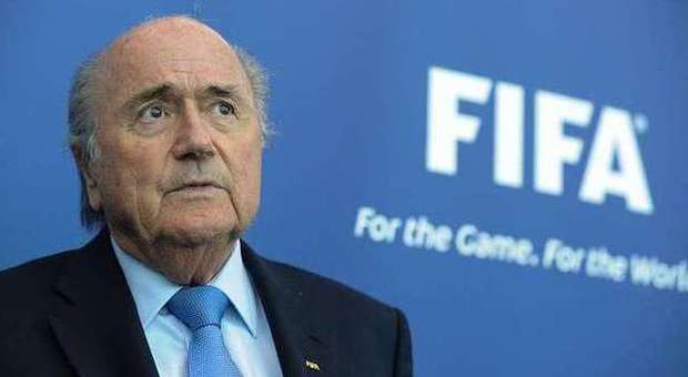 Inchiesta sulla Fifa, Blatter al contrattacco: «le indagini partite da un nostro dossier»