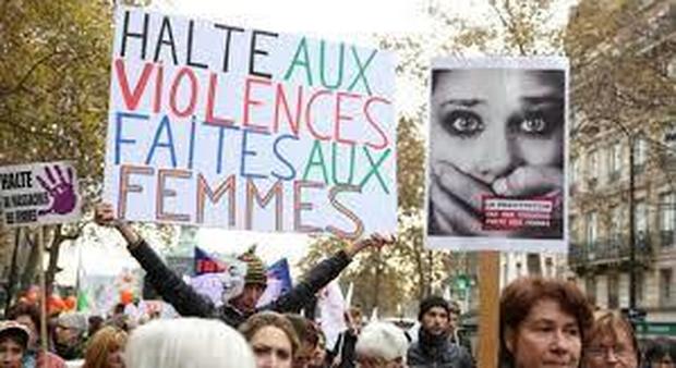 immagine In Francia l'ennesimo corteo chiedere provvedimenti contro i mariti violenti