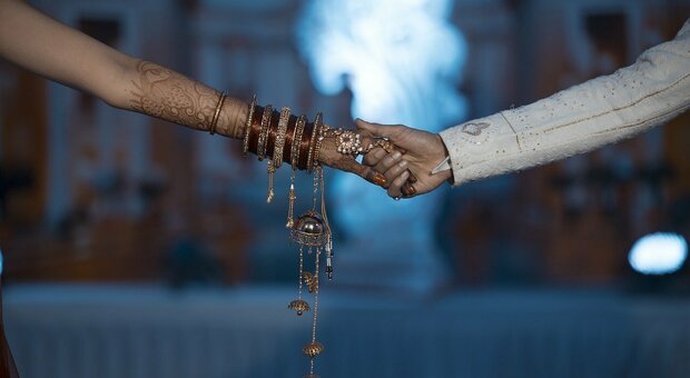 India, lo sposo non sa la tabellina del due e viene abbandonato all'altare: «Ha mentito sulla sua istruzione»