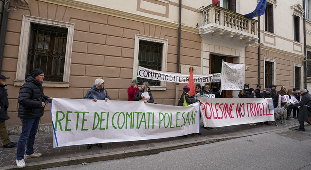 No alle trivelle, protesta polesana davanti alla prefettura di Rovigo il 19 dicembre 2022