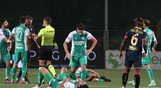 Un altro pari, è il quinto: 0-0 tra Avellino e Catanzaro
