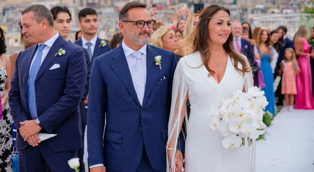 Napoli, le nozze di Lisa Botta e Valter Paduano: cena, musica e balli tra Lussemburgo e Napoli