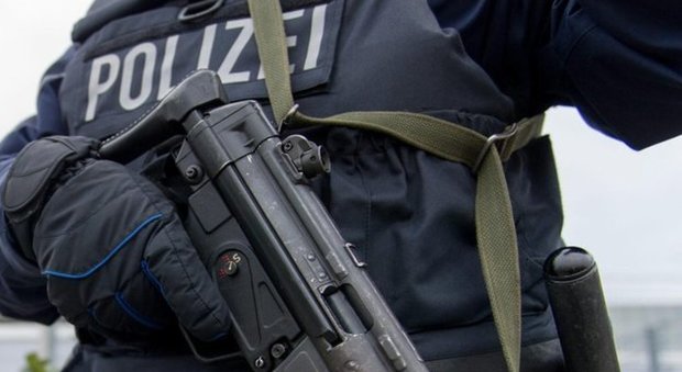 Germania, Bild: «Party selvaggio dei poliziotti di Berlino». Cacciati dal G20