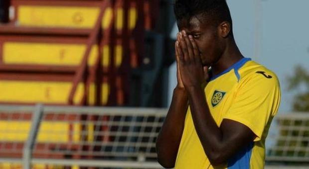 Spaventoso incidente in autostrada per Gnahoré, centrocampista del Carpi: forse stagione finita