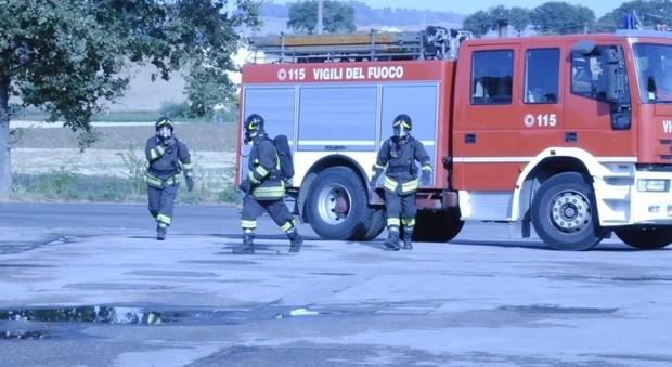 Un intervento dei vigili del fuoco in una foto d'archivio