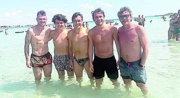 Conte, Moriero e Di Piazza: caccia al selfie in spiaggia