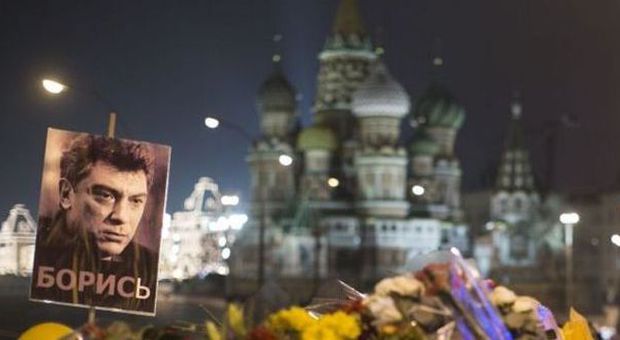 Nemtsov, in migliaia alla camera ardente: anche due vicepremier