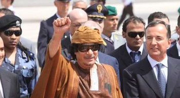 Gheddafi con Frattini a Ciampino