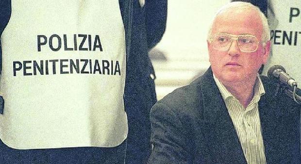 Il boss Raffaele Cutolo rompe il silenzio: «Vogliono farmi pentire, ma io non tradirò mai»