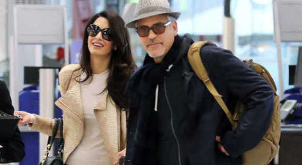 George Clooney e Amal Alamuddin all'aeroporto di Londra