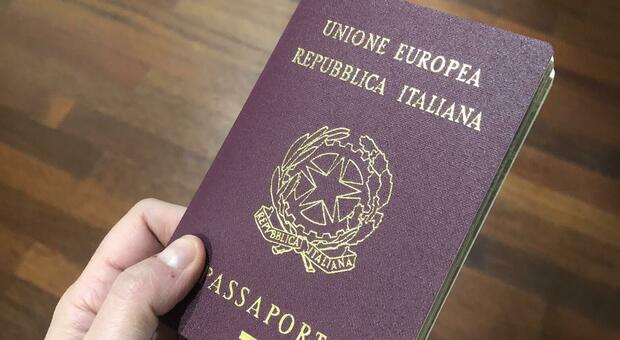 Il passaporto per consentire al 13enne di uscire dall'Italia sarà pronto in tempo utile per la gita di classe