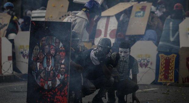 Venezuela verso un nuovo sciopero contro Maduro. Il violinista simbolo delle proteste: «Torno in piazza»