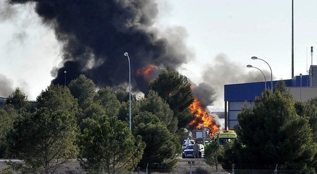 Schianto F-16 nella base Nato Dieci morti, nove italiani feriti