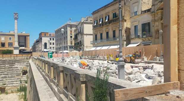 Lecce, cantieri nel centro storico, disagi tra i turisti