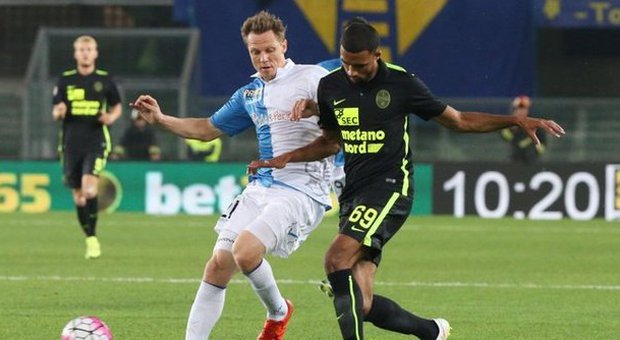 Chievo-Verona, è 1-1 nel derby dell'Arena Castro pareggia il gol in fuorigioco di Pisano