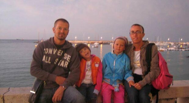 Famiglia morta nell'incidente di Los Roques, la rabbia: «La loro tomba resterà quell'aereo in fondo al mare»