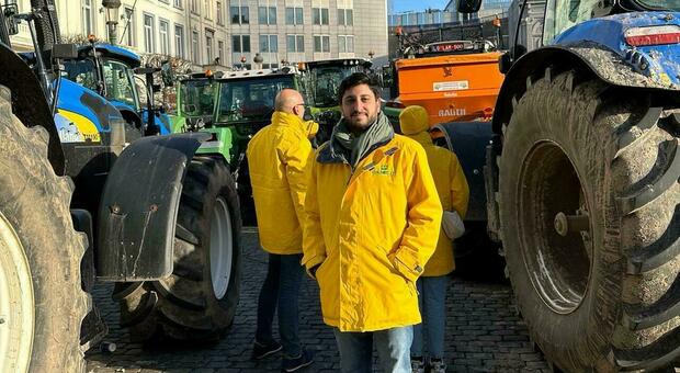 Le Marche a Bruxelles con i trattori in marcia: «A rischio la filiera agricola». Ecco tutte le richieste