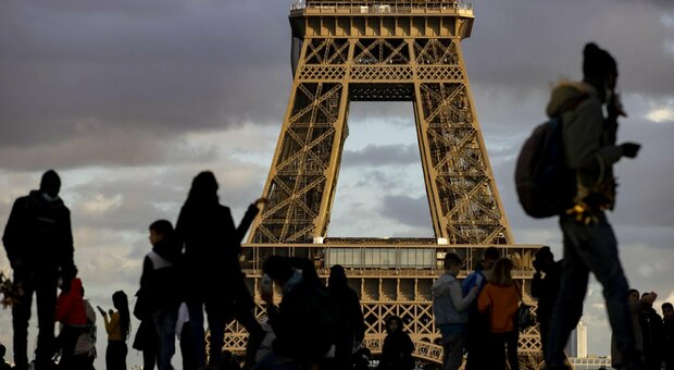 Francia in lockdown per un mese dalle 24 di domani