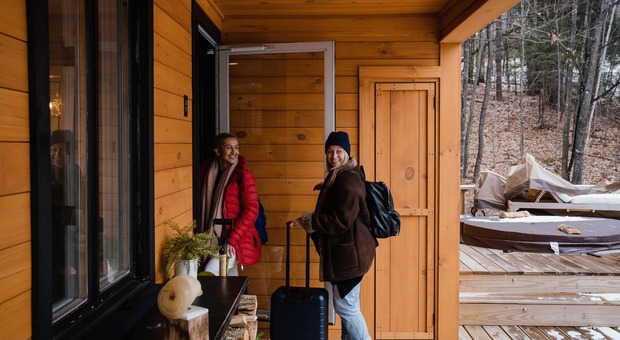 Airbnb, vacanze d’inverno: il ritorno della montagna. “Scuola di ospitalità” organizzata insieme a UNCEM