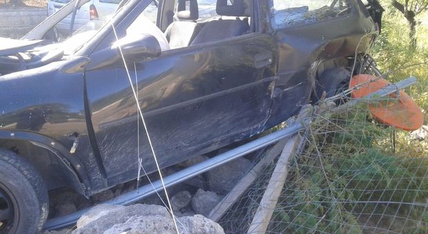 Scontro frontale tra auto: muore un 35enne