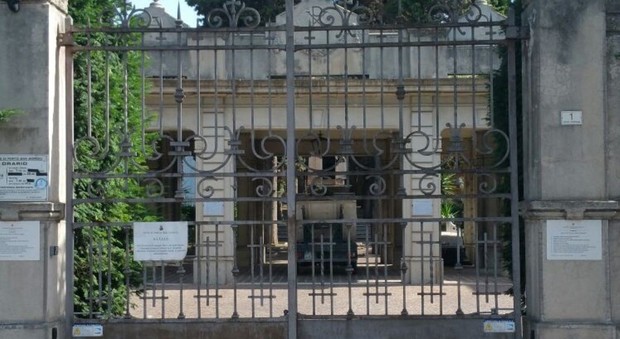 Porto San Giorgio, custode condannato per il furto delle offerte al cimitero