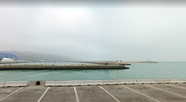Nuova darsena al porto di Pesaro, adesso i canoni sono più cari del 25%: si arriva a 6mila euro all'anno per un posto barca. L'idea di Biancani. Nella foto la nuova darsena
