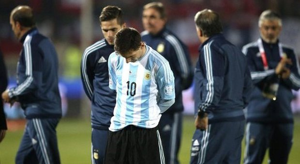 Deluso e frustrato, Messi rifiuta il premio come miglior giocatore della Coppa America