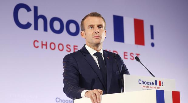 Pianificavano un attentato contro Macron: sei arresti in Francia