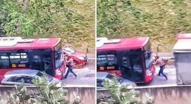L'autista del bus Atac: «Urlava ti uccido e l'ho investito: ma ho sbagliato»