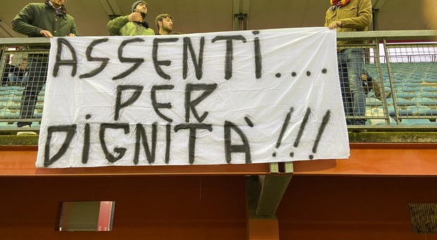Lo striscione dei tifosi del Rieti (foto Riccardo Fabi/Meloccaro)