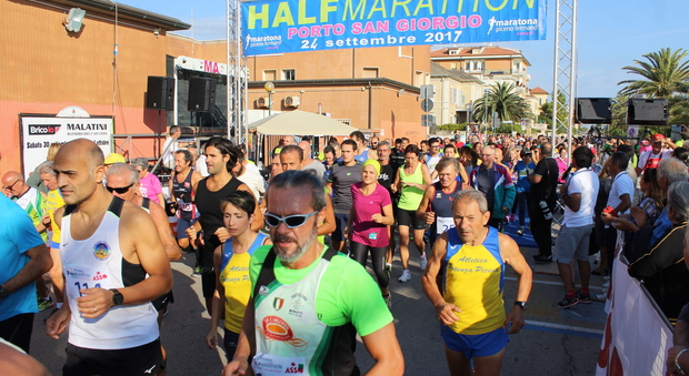 La partenza della Half Marathon a Porto San Giorgio