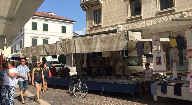 Il mercato di Pordenone dove c'è stato il parapiglia