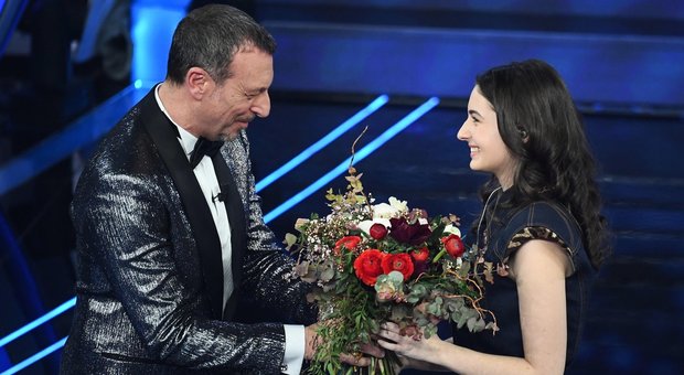 Sanremo 2020, i look della prima serata in diretta: Irene Grandi in ecopelle non convince