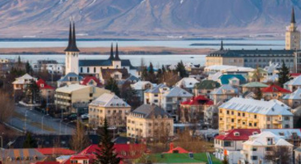 Islanda, la settimana lavorativa di 4 giorni è un successo: si lavora meno ore (con lo stesso stipendio) e si produce di più