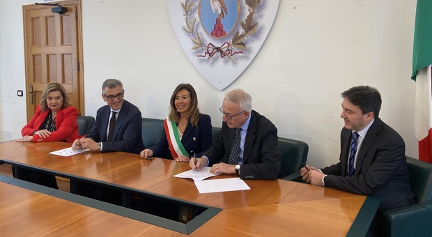 Falconara, c è la firma per l ex caserma Saracini: sarà la nuova sede dell archivio giudiziario