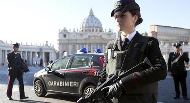 Roma, dopo l'allarme bomba si rafforza la sorveglianza. Gabrielli: «Attenzione altissima»