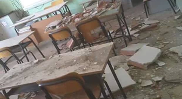 Crolla soffitto scuola elementare: tragedia sfiorata in Campania