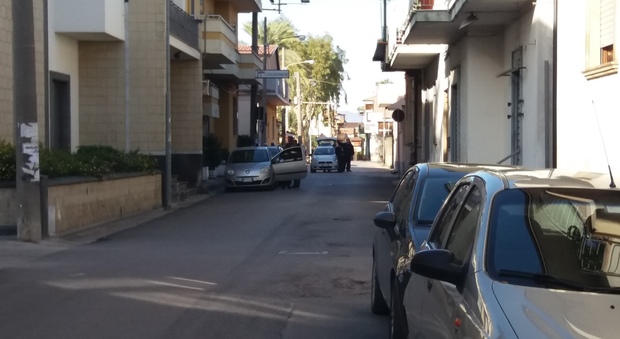 Schianto davanti alla caserma dei carabinieri