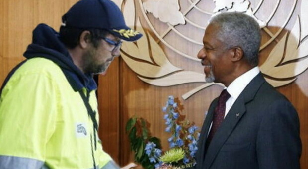 Puzzer all'Onu: nessuno riceve il leader no pass. Spunta la foto-fake con Kofi Annan, ma è morto 3 anni fa