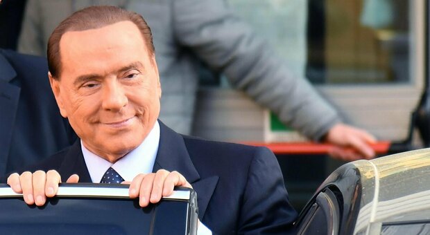 Berlusconi prepara il «discorso della resurrezione» per la convention di Forza Italia: «Dite a tutti che il 5 maggio ci sarò»