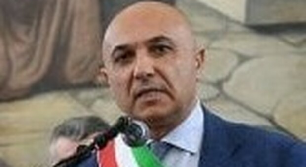 Napoli, arrestato il sindaco di Marigliano: è accusato di voto di scambio con la camorra