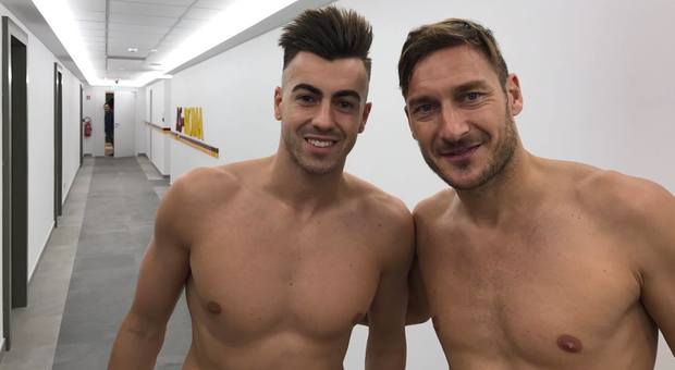 Totti e El Shaarawy nudi su Facebook: l'incoraggiamento del capitano diventa virale -Guarda